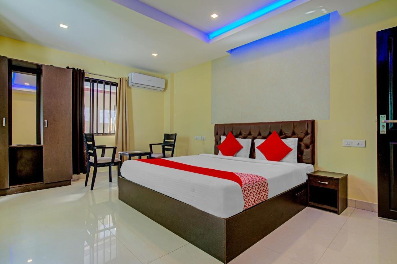 Oyo Flagship 77876 Amigo Suites Kochi Dış mekan fotoğraf