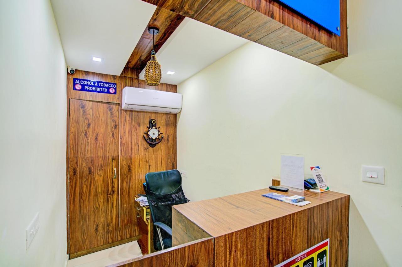 Oyo Flagship 77876 Amigo Suites Kochi Dış mekan fotoğraf